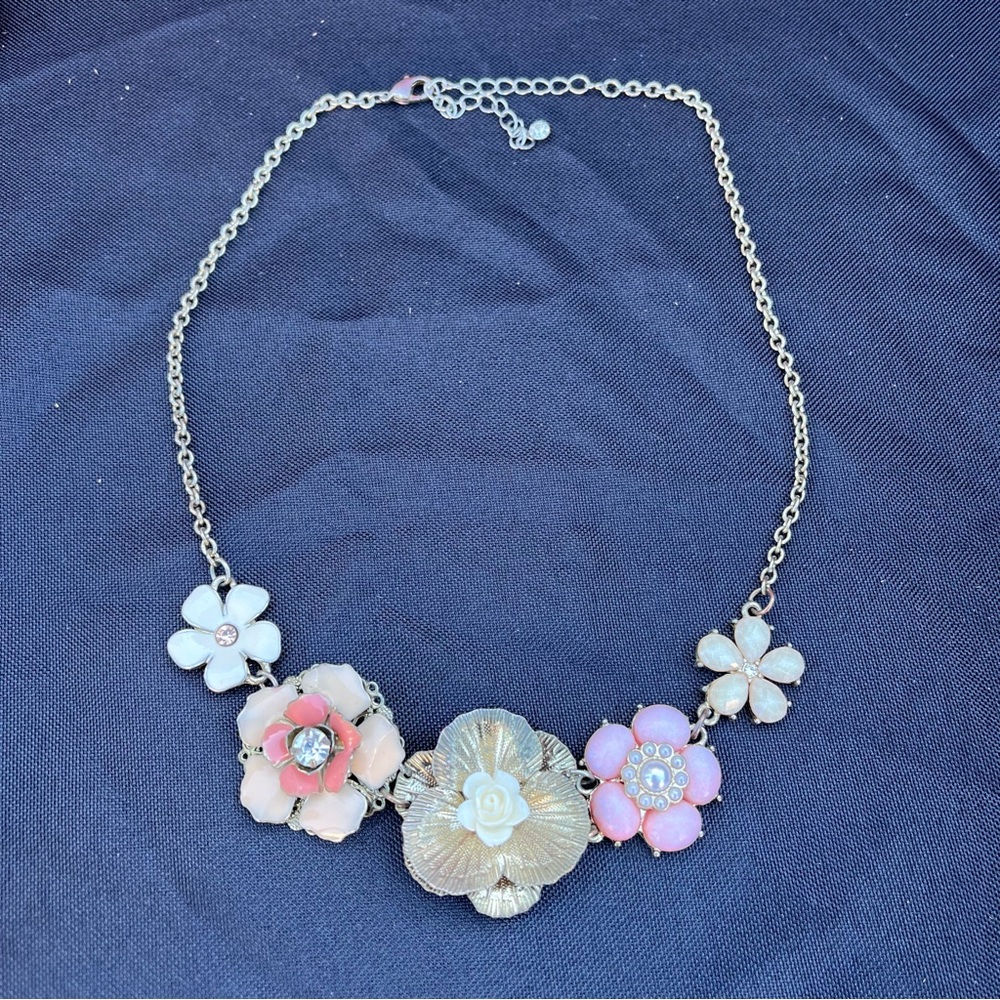 Vintage Flowers Necklace